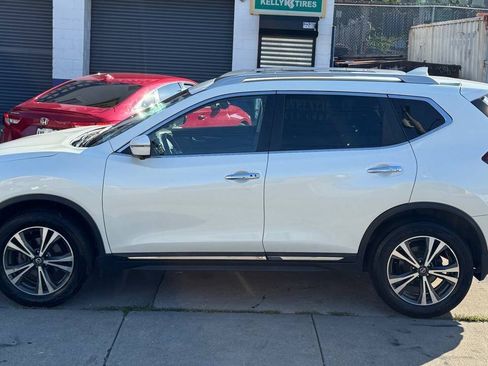 Used 2018 Nissan Rogue SL w/ Premium Package AWD/4WD image 8
