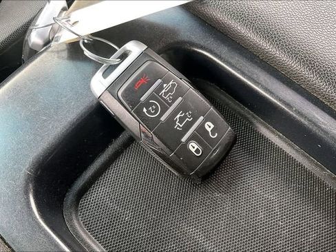 Used 2017 Chevrolet Silverado 2500 LT AWD/4WD image 31