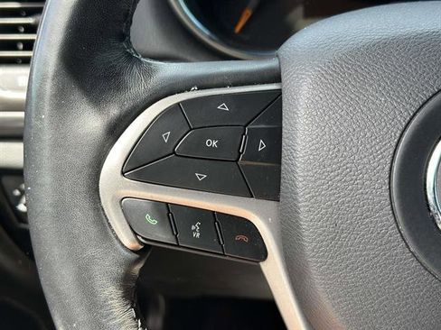 Used 2019 Jeep Grand Cherokee Altitude AWD/4WD image 16
