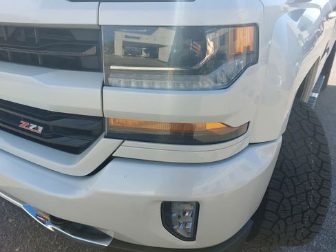 Used 2018 Chevrolet Silverado 1500 LT w/ All Star Edition image 33