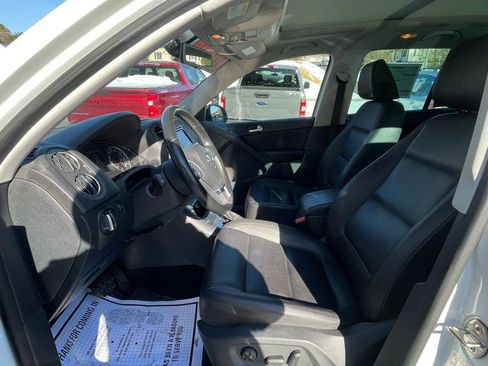 Used 2016 Volkswagen Tiguan SE image 19