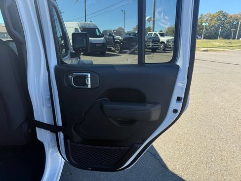 Used 2026 Jeep Wrangler Unlimited Sport AWD/4WD image 32