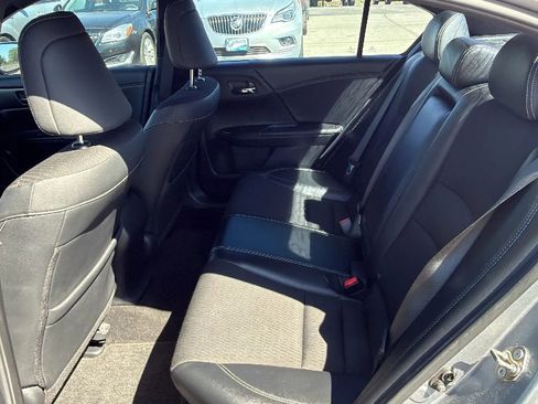 Used 2017 Honda Accord Sport image 7