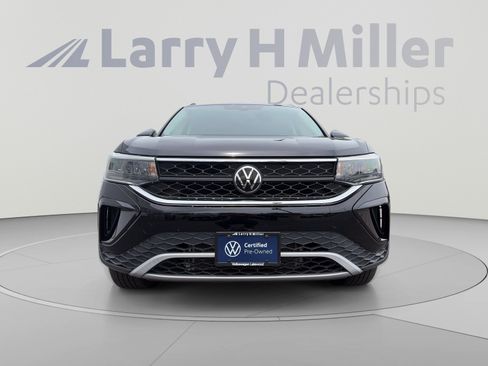 Certified 2024 Volkswagen Taos SE AWD/4WD image 2