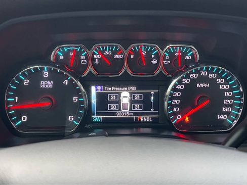 Used 2018 Chevrolet Silverado 1500 LT w/ LT Convenience Package image 14