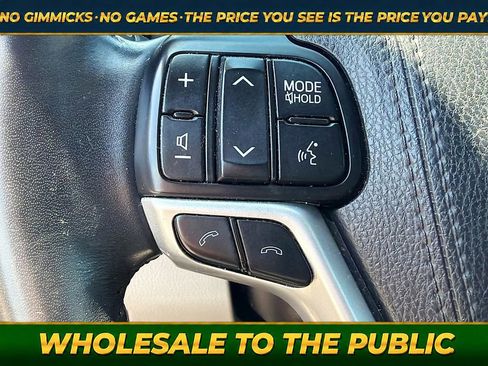 Used 2018 Toyota Highlander Plus AWD/4WD image 33