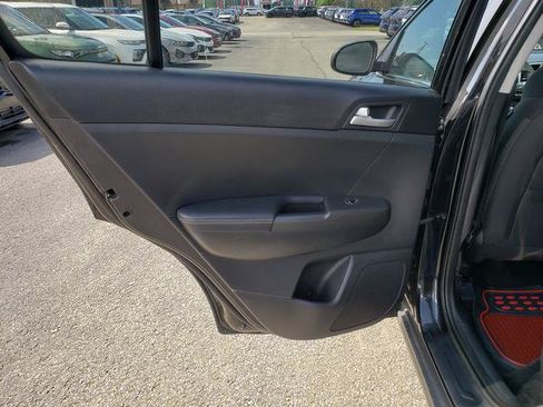 Used 2018 Kia Sportage LX AWD/4WD image 14