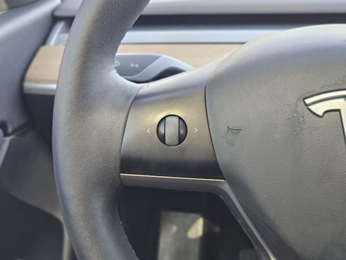 Used 2021 Tesla Model Y Long Range AWD/4WD image 23