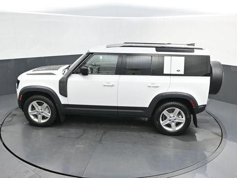 Used 2022 Land Rover Defender 110 SE AWD/4WD image 32