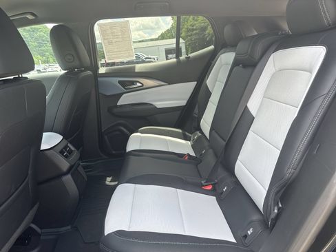 Used 2025 Chevrolet Equinox EV LT w/ Convenience Package FWD image 21