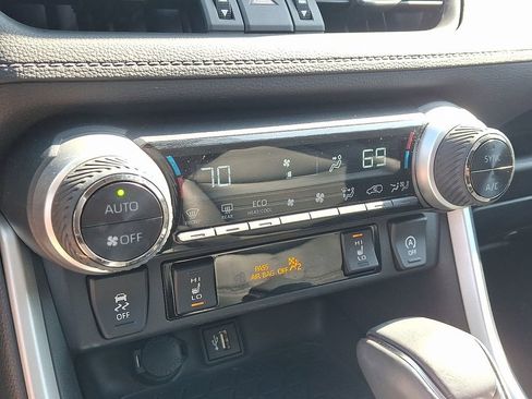 Used 2023 Toyota RAV4 XLE Premium AWD/4WD image 17