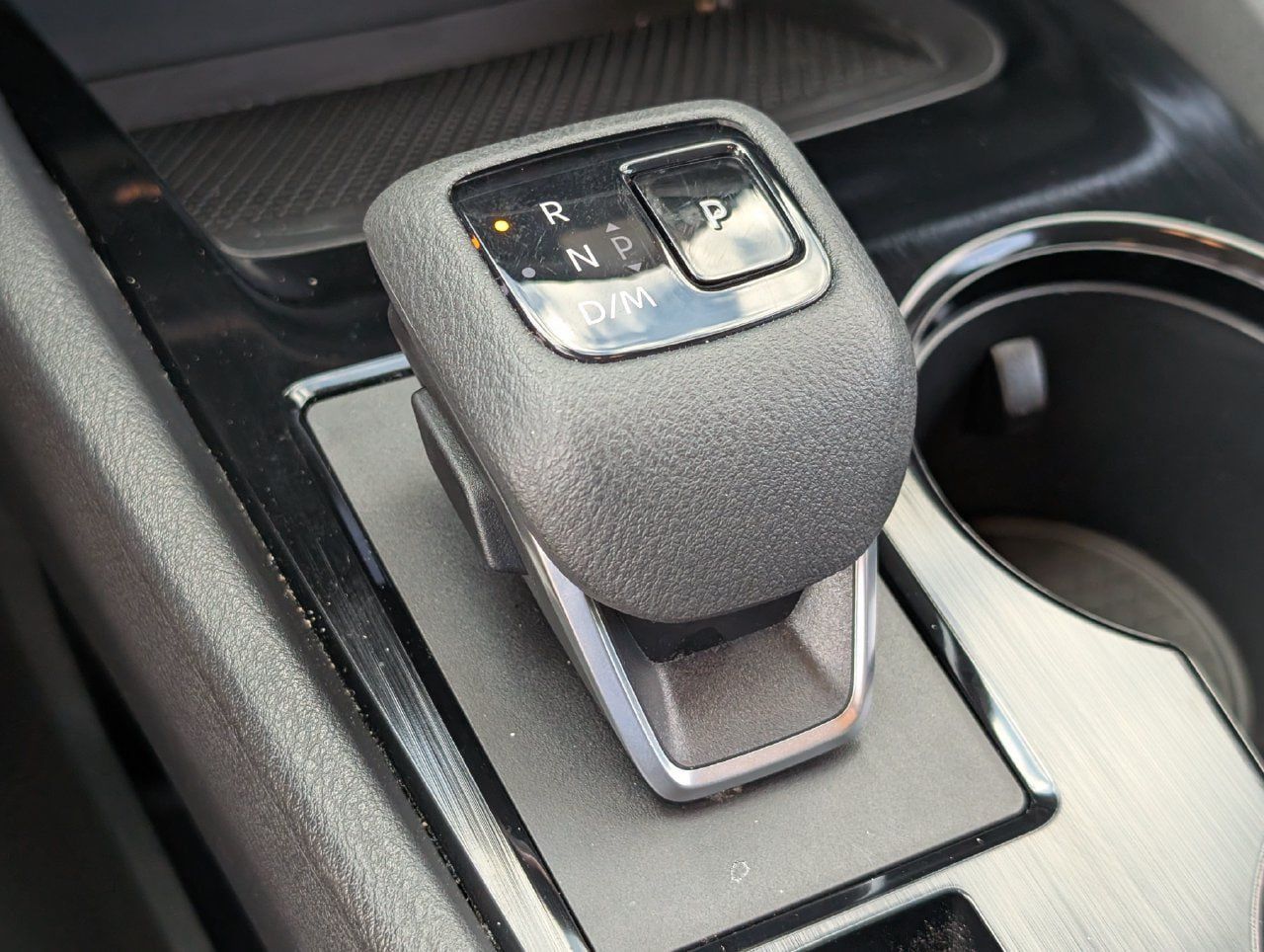 Certified 2025 Nissan Rogue SV FWD image 21