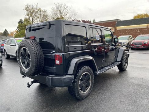 Used 2012 Jeep Wrangler Unlimited Sahara image 5