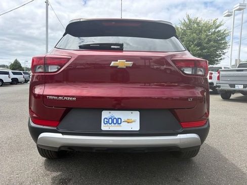 Used 2025 Chevrolet TrailBlazer LT FWD image 4