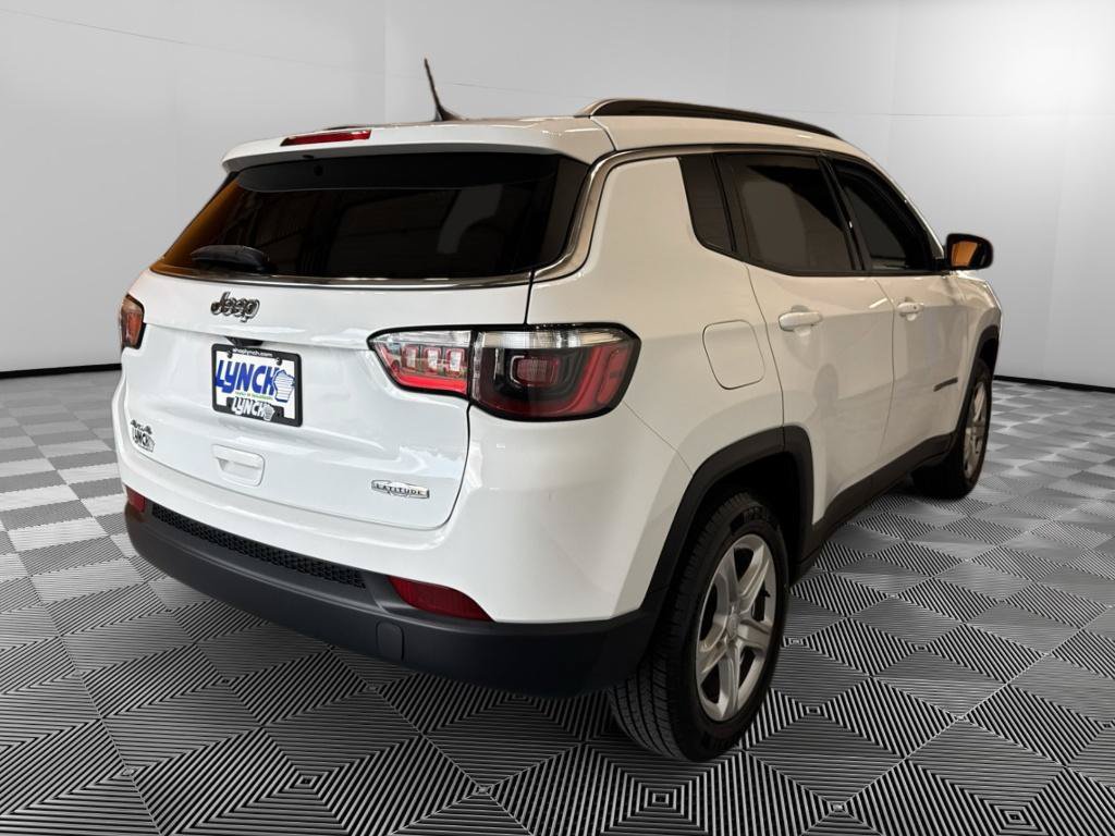 Used 2024 Jeep Compass Latitude AWD/4WD image 5