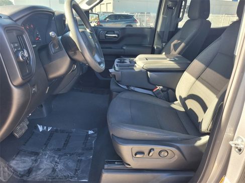 Used 2024 Chevrolet Silverado 1500 Custom w/ Turbomax Blackout Package image 5