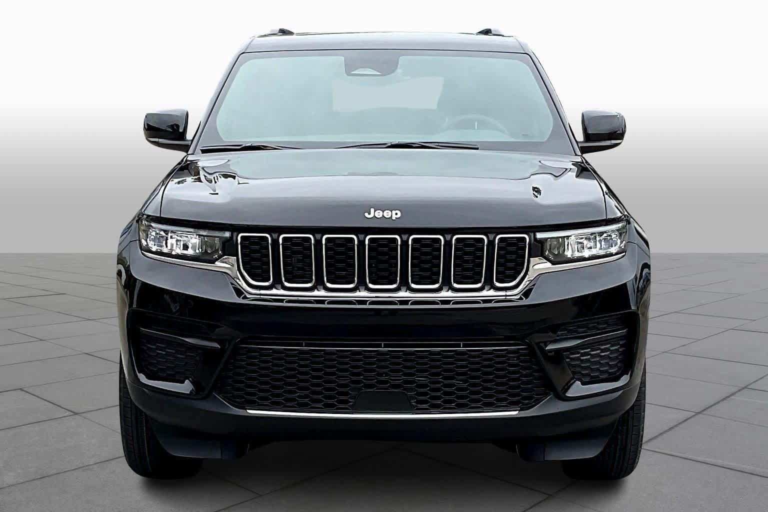 New 2025 Jeep Grand Cherokee Laredo X w/ Luxury Tech Group I AWD/4WD image 3