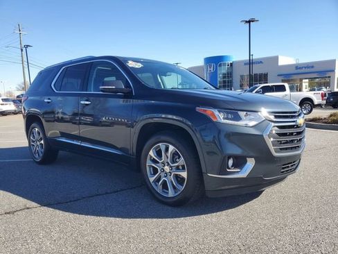 Used 2019 Chevrolet Traverse Premier w/ Driver Confidence II Package image 3