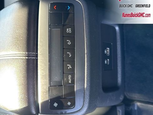 Used 2025 Nissan Pathfinder SV image 35