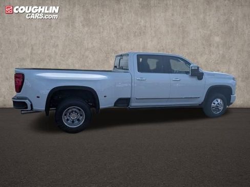 New 2026 Chevrolet Silverado 3500 High Country w/ High Country Premium Package AWD/4WD image 8
