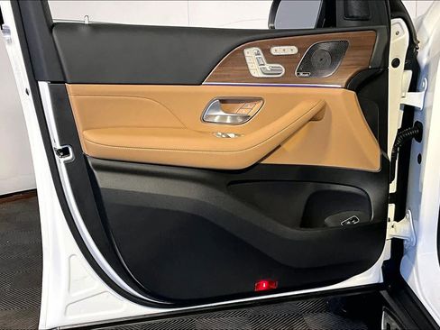 New 2026 Mercedes-Benz GLS 450 4MATIC image 11