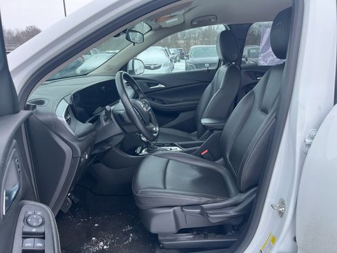 Used 2024 Buick Encore GX Sport Touring image 6