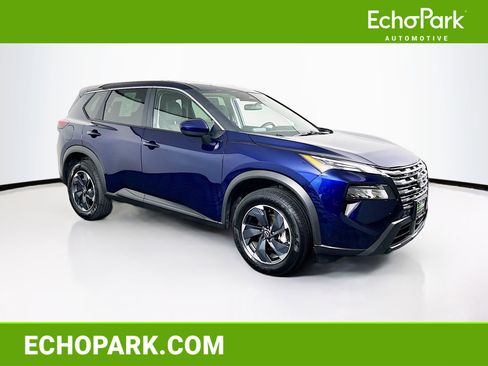 Used 2025 Nissan Rogue SV image 1