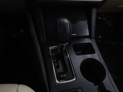 Used 2018 Subaru Outback 2.5i Limited image 24