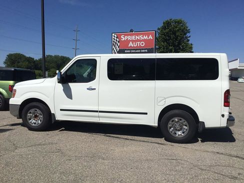 Used 2016 Nissan NV 3500 SL RWD image 10