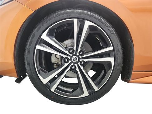 Used 2020 Nissan Sentra SR w/ Trunk Package image 32