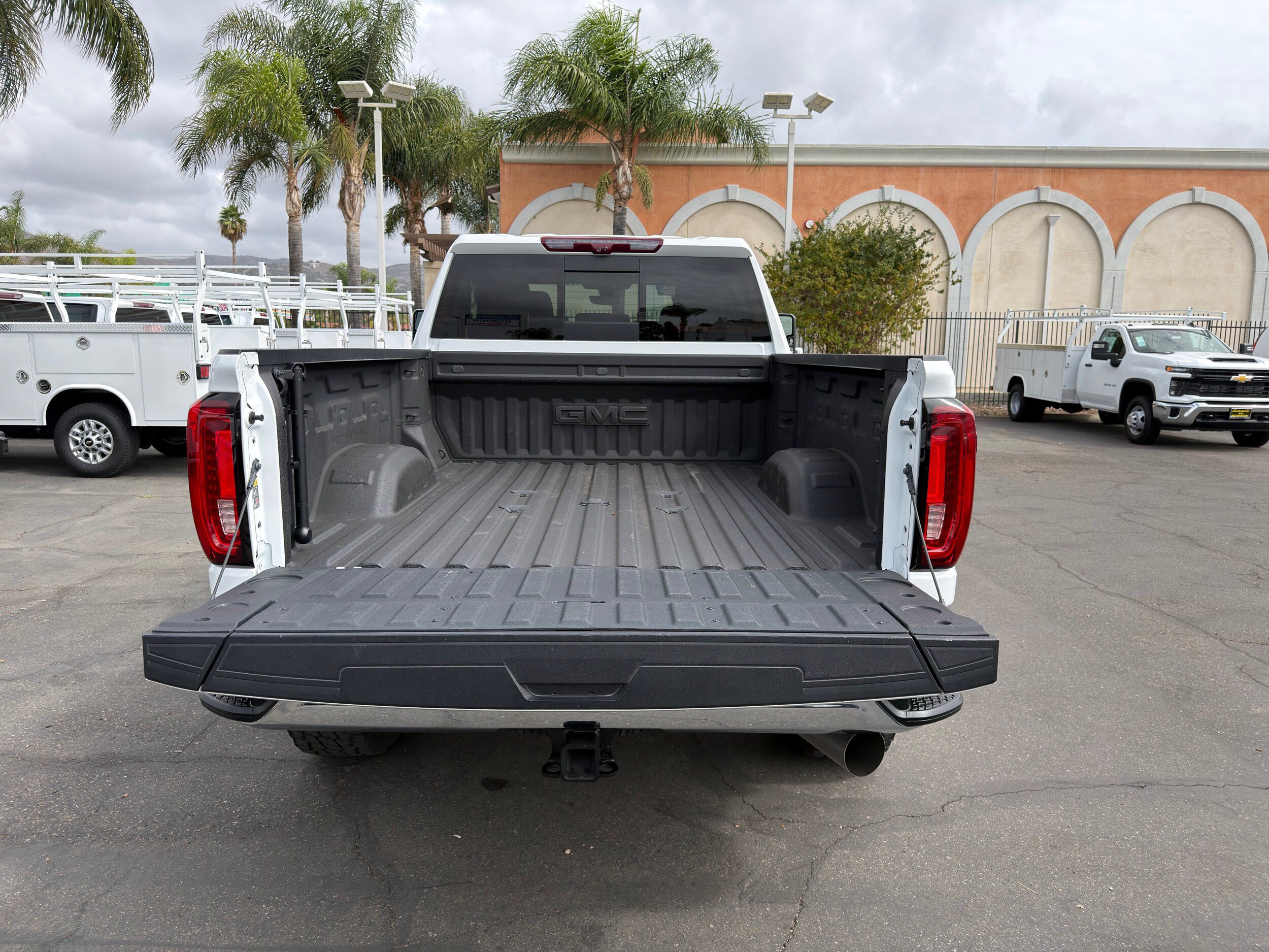 Used 2020 GMC Sierra 3500 SLT w/ SLT Premium Plus Package AWD/4WD image 18