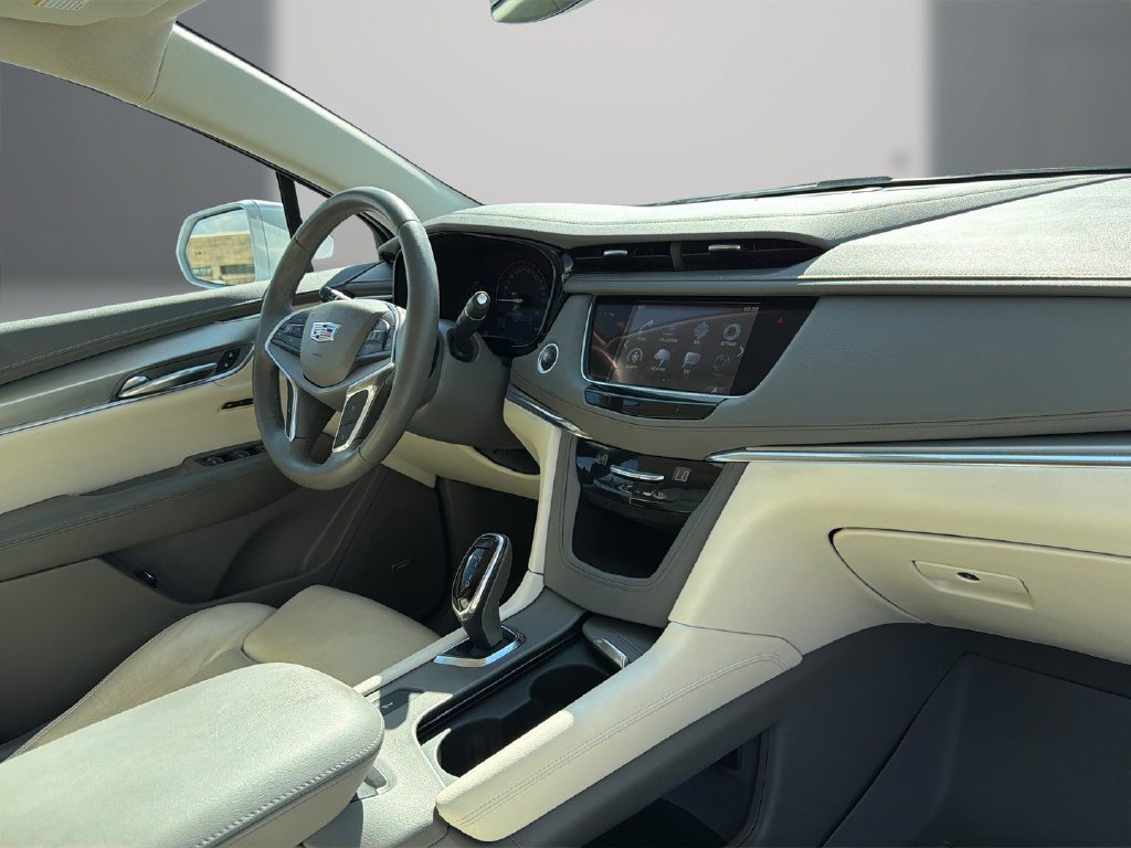 Used 2017 Cadillac XT5 Luxury FWD image 16