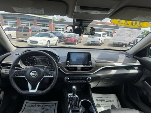 Used 2023 Nissan Altima 2.5 SV AWD/4WD image 28