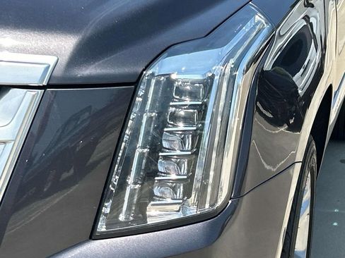 Used 2015 Cadillac Escalade Premium AWD/4WD image 9