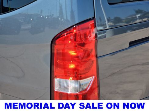 Used 2023 Mercedes-Benz Metris Passenger image 39