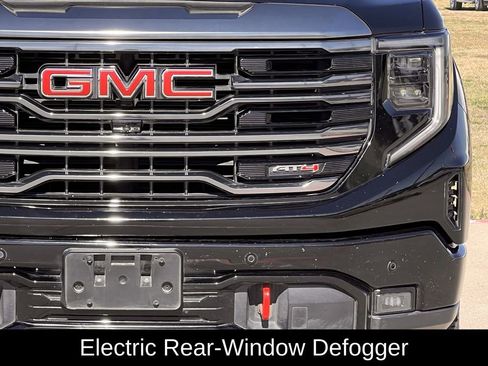 Used 2024 GMC Sierra 1500 AT4 w/ Technology Package image 11