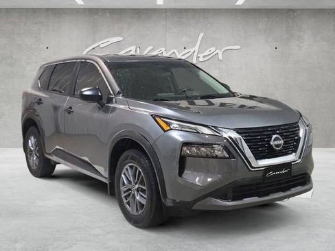 Used 2023 Nissan Rogue S image 2