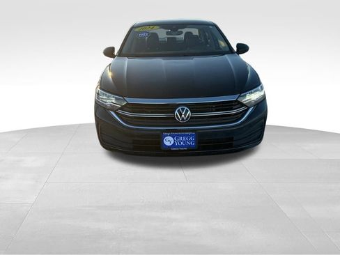 Used 2024 Volkswagen Jetta SE w/ Panoramic Sunroof Package image 12