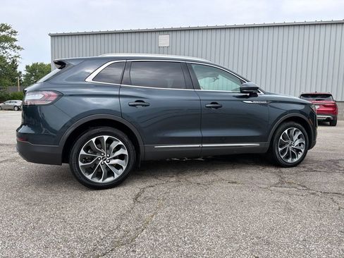 Used 2023 Lincoln Nautilus Reserve AWD/4WD image 7