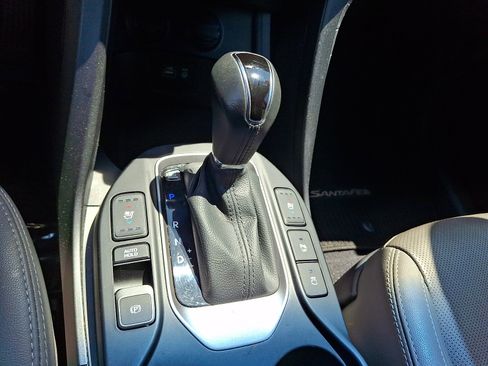 Used 2017 Hyundai Santa Fe Limited AWD/4WD image 22
