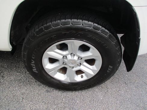 Used 2017 Toyota 4Runner SR5 Premium image 28