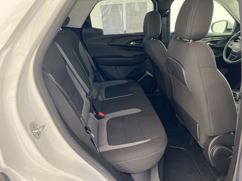 Used 2025 Chevrolet TrailBlazer LT w/ Driver Confidence Package image 23