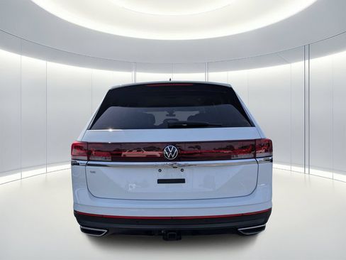 Used 2025 Volkswagen Atlas SE FWD image 5