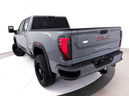 Used 2024 GMC Sierra 2500 AT4 w/ AT4 Premium Plus Package AWD/4WD image 11