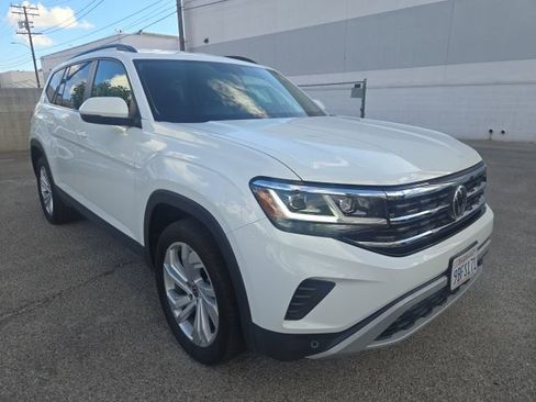 Used 2022 Volkswagen Atlas SE image 2