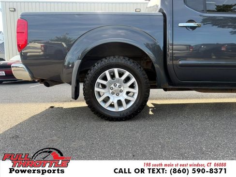 Used 2011 Nissan Frontier SL w/ Moonroof Pkg AWD/4WD image 26