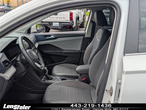 Used 2024 Volkswagen Taos SE FWD image 15