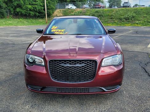 Used 2021 Chrysler 300 Touring w/ Sport Appearance Package AWD/4WD image 4