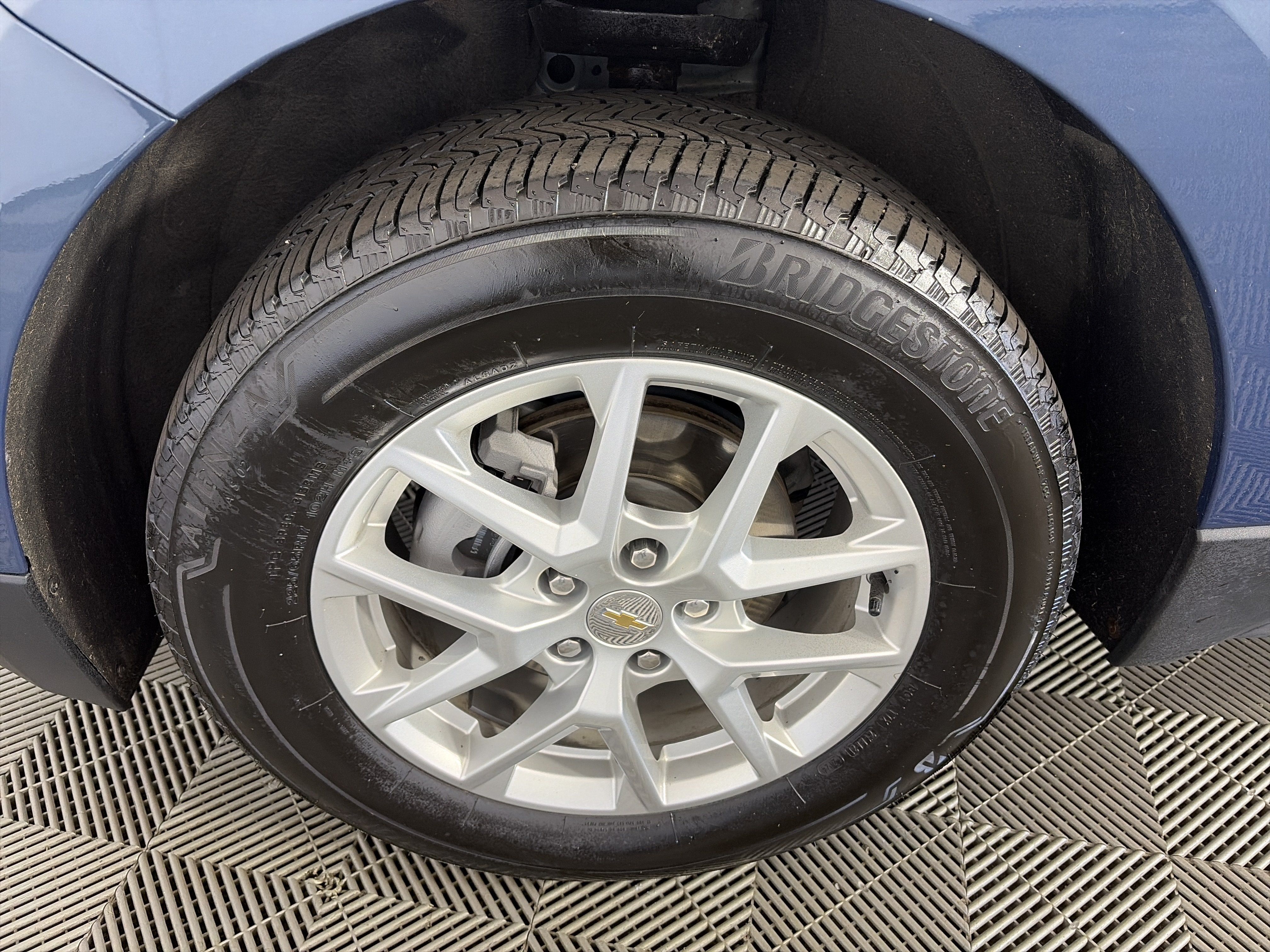 Used 2024 Chevrolet Equinox LT w/ LPO, Floor Liner Package AWD/4WD image 13