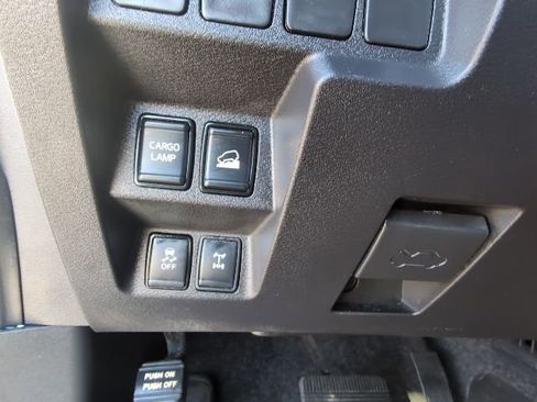 Used 2024 Nissan Frontier PRO-4X w/ Off-Road Protection Package image 18